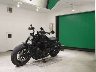 2021 Harley-Davidson Sportster S, чёрный, 1377000 рублей, вид 4