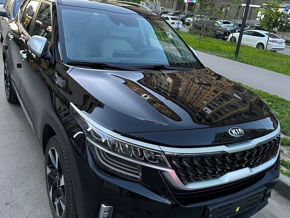2021 Kia Seltos I, чёрный, 2550000 рублей - вид 3