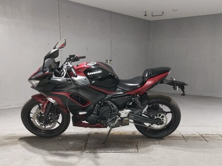 2021 Kawasaki Ninja 650, чёрный, 649000 рублей, вид 2