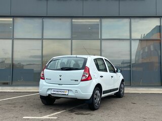 2011 Renault Sandero I, белый, 381000 рублей, вид 4
