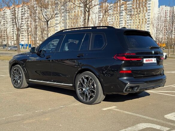 2023 BMW X7 40d I (G07) Рестайлинг, чёрный, 8400000 рублей - вид 7