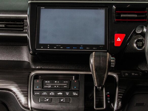 2016 Honda Stepwgn V, чёрный - вид 12