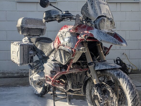 2010 BMW R 1200 GS, красный, 700000 рублей - вид 3