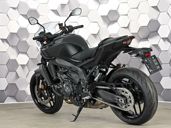 2024 Yamaha MT-09 (FZ-09), чёрный - вид 7