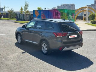 2022 Mitsubishi Outlander III Рестайлинг 3, серый, 1950000 рублей, вид 3
