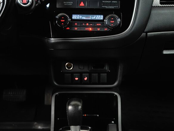 2018 Mitsubishi Outlander III Рестайлинг 2, синий, 1525000 рублей - вид 11