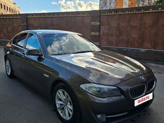 2013 BMW 5 серии 520i VI (F10/F11/F07), коричневый, 1630000 рублей, вид 3