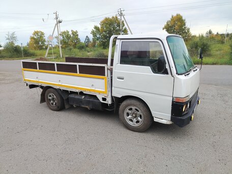 1991 Nissan Atlas, белый, 680000 рублей, вид 2