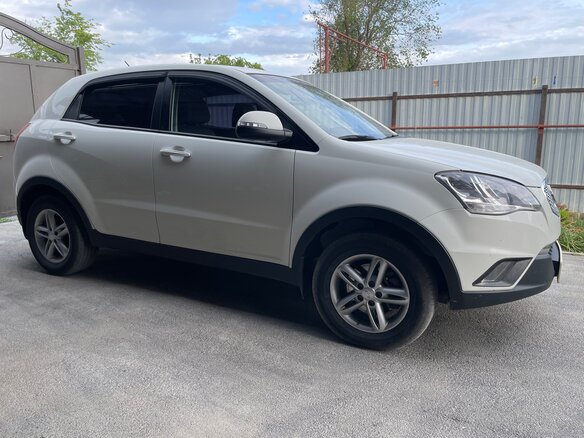 2013 SsangYong Actyon II, белый, 900000 рублей - вид 4