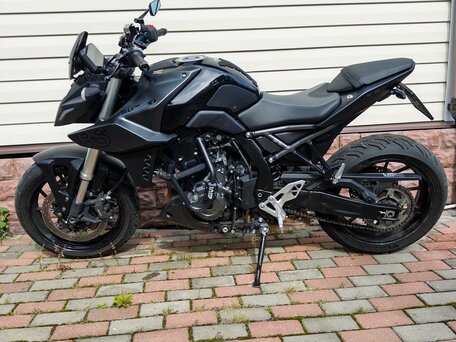 2023 Suzuki GSX-8S, чёрный, 800000 рублей, вид 1
