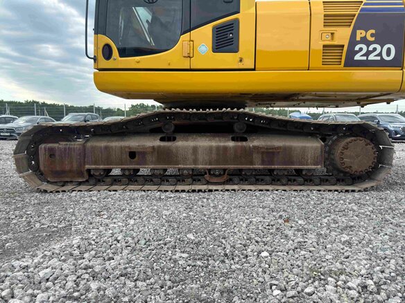 2019 Komatsu PC220-8, жёлтый - вид 9