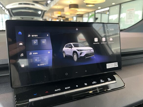 2026 Toyota Corolla Cross I Рестайлинг, белый - вид 10