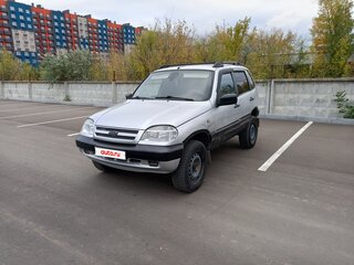 2004 Chevrolet Niva I, серебристый, 230000 рублей, вид 2