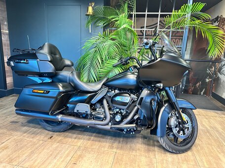 2021 Harley-Davidson Road Glide Limited, чёрный, 2950000 рублей, вид 2