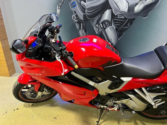2015 Honda VFR 800, красный, 745000 рублей - вид 9
