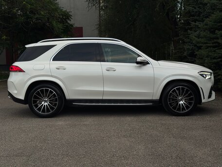 2019 Mercedes-Benz GLE 450 II (V167), белый, 7720000 рублей, вид 4