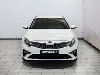 2019 Kia Optima IV Рестайлинг, белый, 1820000 рублей, вид 3