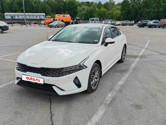 2021 Kia K5 III, белый, 2450000 рублей - вид 1