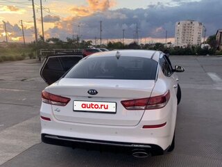 2018 Kia K5 II, белый, 2200000 рублей, вид 4