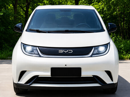 2025 BYD Dolphin 44.9 kWh I, белый, 1414000 рублей, вид 2