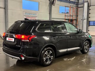 2017 Mitsubishi Outlander III Рестайлинг 2, чёрный, 1240000 рублей, вид 4