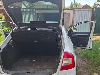 2012 Skoda Octavia II (A5) Рестайлинг, белый, 700000 рублей, вид 4