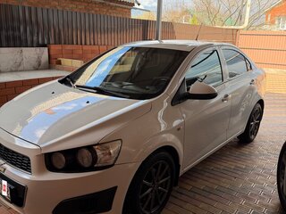 2014 Chevrolet Aveo II, белый, 630000 рублей, вид 1