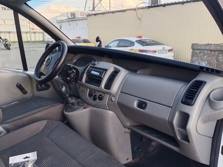 2003 Opel Vivaro, белый, 650000 рублей, вид 2