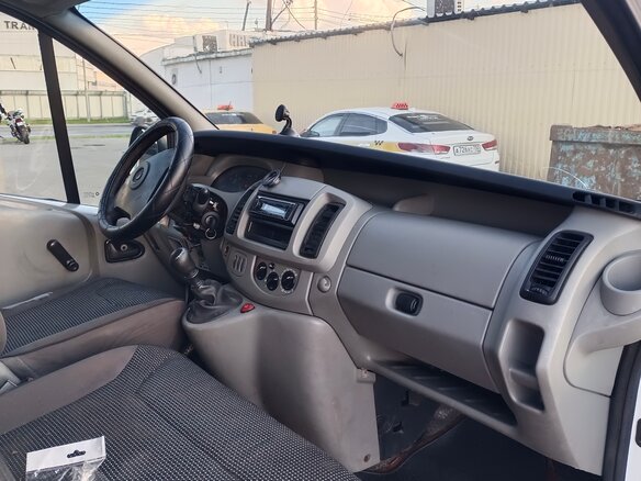 2003 Opel Vivaro, белый, 650000 рублей - вид 1