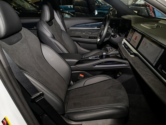 2026 Geely Monjaro I Рестайлинг, белый, 4954990 рублей - вид 9