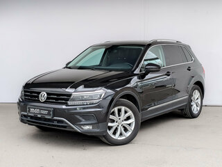 2018 Volkswagen Tiguan II, чёрный, 2130000 рублей, вид 1