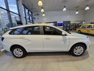 2026 Lada (ВАЗ) Vesta SW I Рестайлинг (NG), белый, 1810000 рублей, вид 4