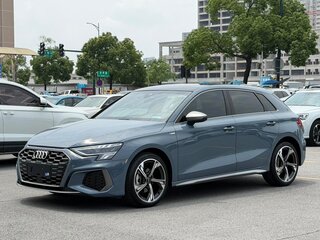 2023 Audi A3 Sportback 35 TFSI IV (8Y), голубой, 1634000 рублей, вид 3