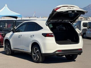 2019 Toyota Harrier III (XU60) Рестайлинг, белый, 2136000 рублей, вид 5