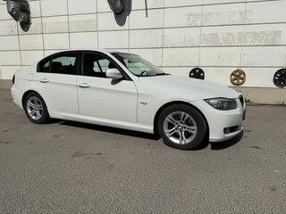 2009 BMW 3 серии 320i V (E90/E91/E92/E93) Рестайлинг, белый, 1000000 рублей, вид 5