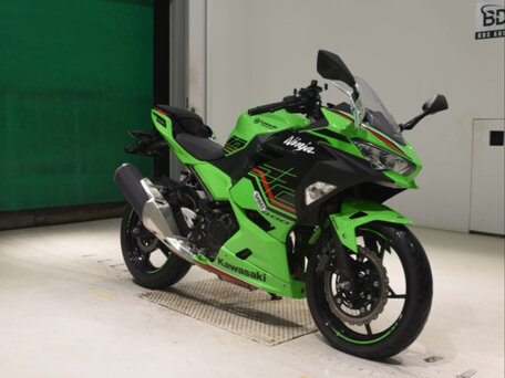 2024 Kawasaki Ninja 400, зелёный, 620000 рублей, вид 3