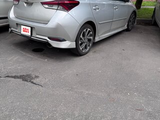 2017 Toyota Auris II Рестайлинг, серебристый, 1100000 рублей, вид 2