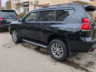 2020 Toyota Land Cruiser Prado 150 Series Рестайлинг 2, чёрный, 5850000 рублей, вид 5