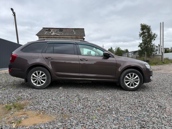 2016 Skoda Octavia 6-speed III (A7), коричневый, 1700000 рублей - вид 4