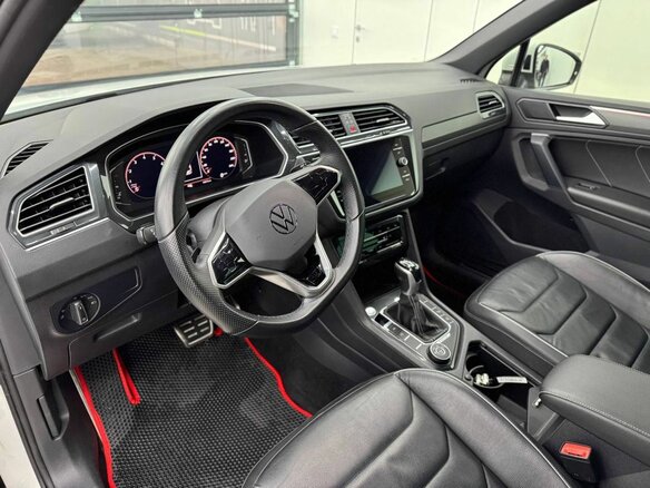 2021 Volkswagen Tiguan II Рестайлинг, белый, 4200000 рублей - вид 22