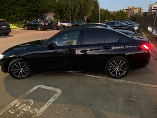 2020 BMW 3 серии 330i xDrive VII (G2x), чёрный, 2900000 рублей, вид 3