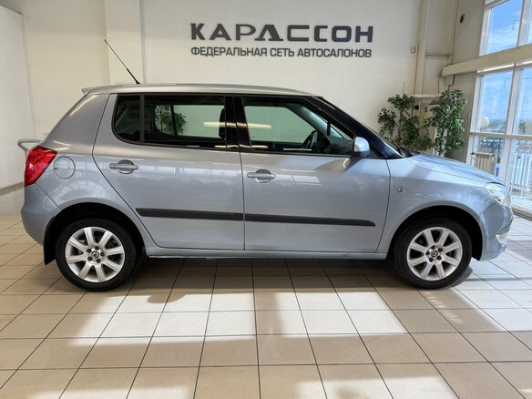 2010 Skoda Fabia II Рестайлинг, голубой, 585000 рублей - вид 5
