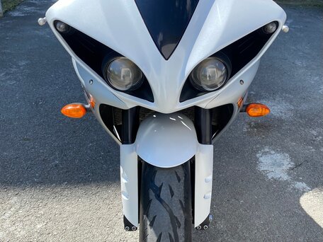 2010 Yamaha YZF-R1, белый, 1110000 рублей, вид 1