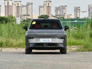 2026 Toyota bZ3X 58.3 kWh, серебристый, 2790000 рублей, вид 2