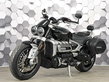 2022 Triumph Rocket III, чёрный, 1899000 рублей, вид 2