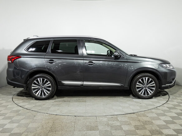 2019 Mitsubishi Outlander III Рестайлинг 3, серый, 1899700 рублей - вид 3