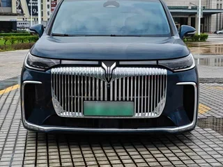 2025 Voyah Dream I, синий, 6000600 рублей, вид 2