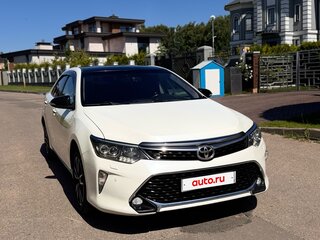 2017 Toyota Camry VII (XV50) Рестайлинг 2, белый, 2037000 рублей, вид 1