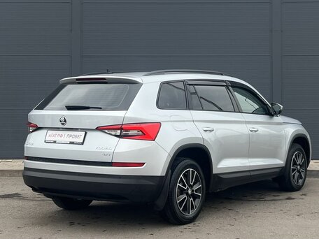 2019 Skoda Kodiaq I, серебристый, 1640000 рублей, вид 5