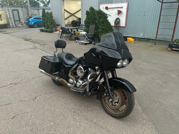 2013 Harley-Davidson Road Glide, чёрный, 850000 рублей - вид 2